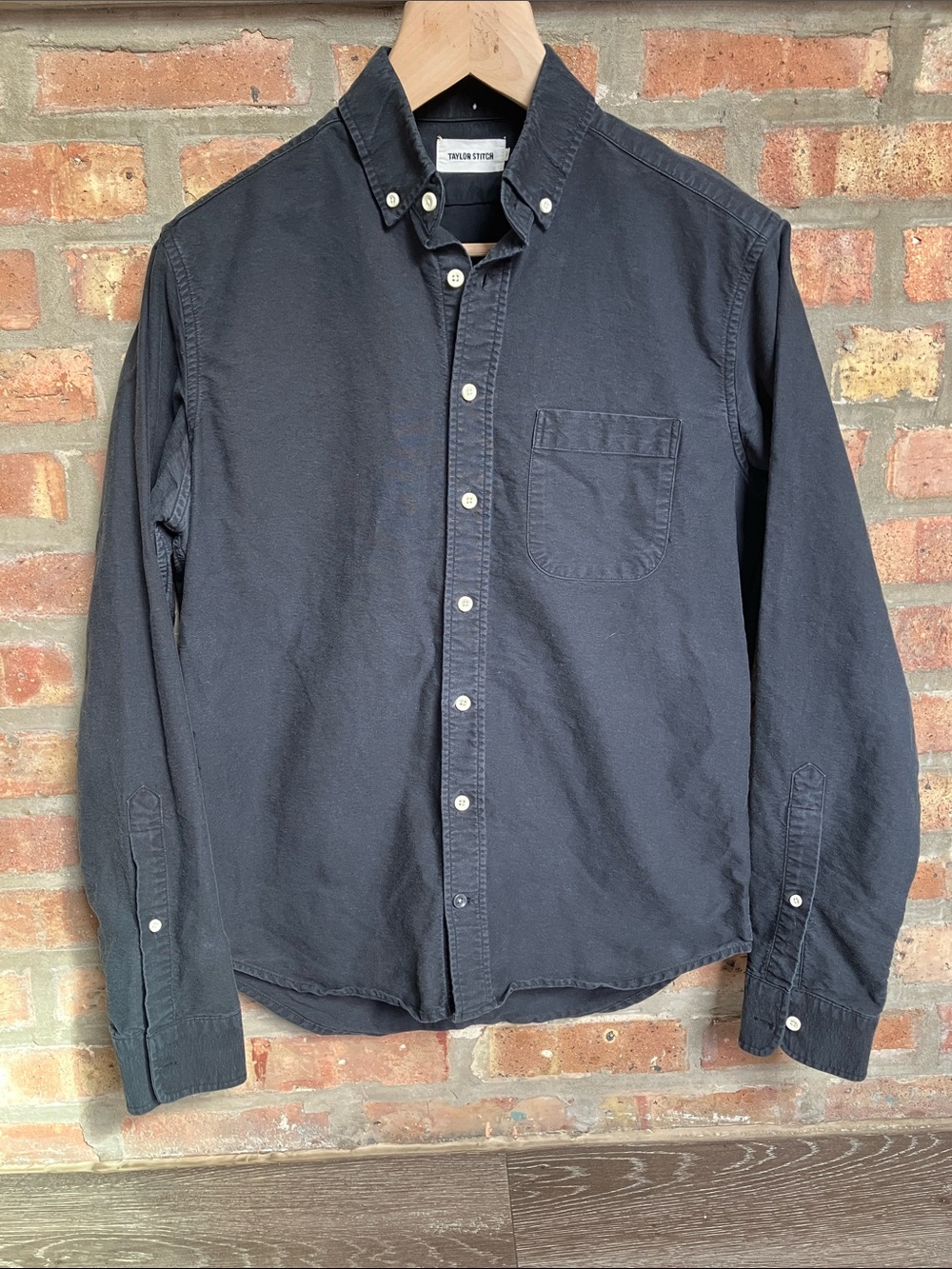Taylor Stitch  Button-Down Oxford Shirt